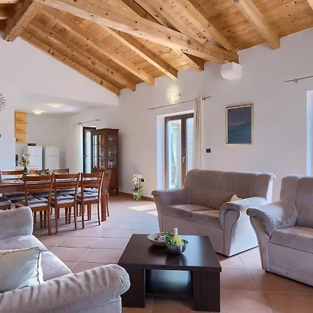 Hébergement de vacances Nino *