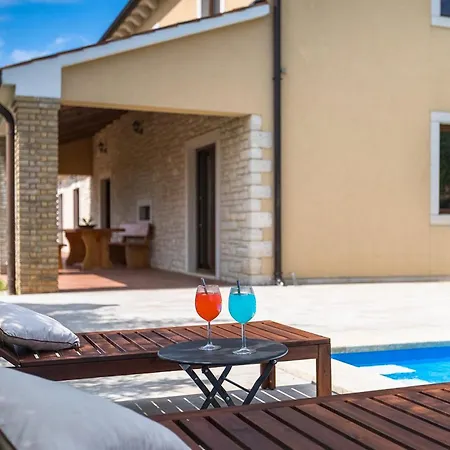 Hébergement de vacances Nino *