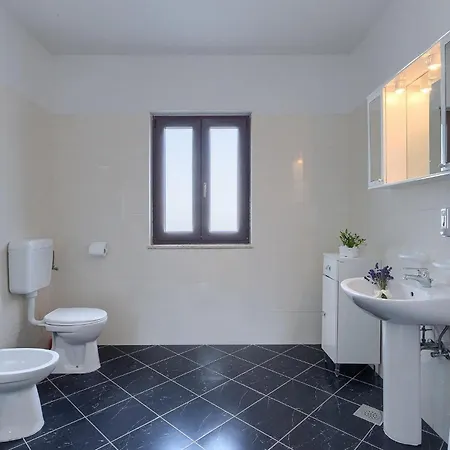 Nino Hébergement de vacances