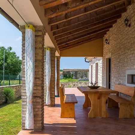 Nino בית נופש רוביני