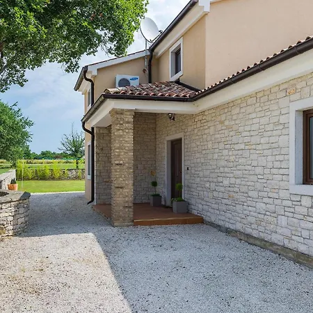 בית נופש Nino רוביני