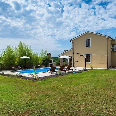 Nino בית נופש *